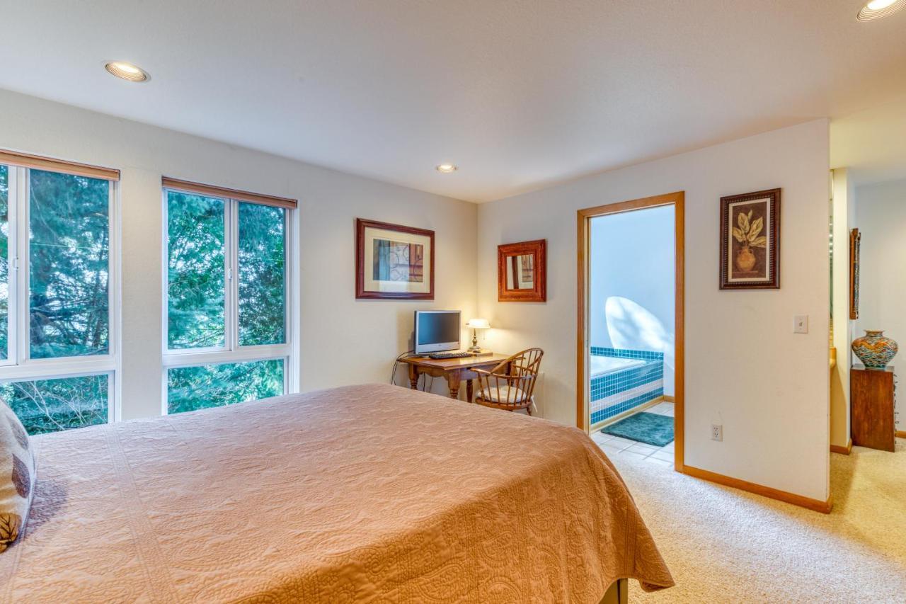 Forest Ridge Retreat Coos Bay Buitenkant foto