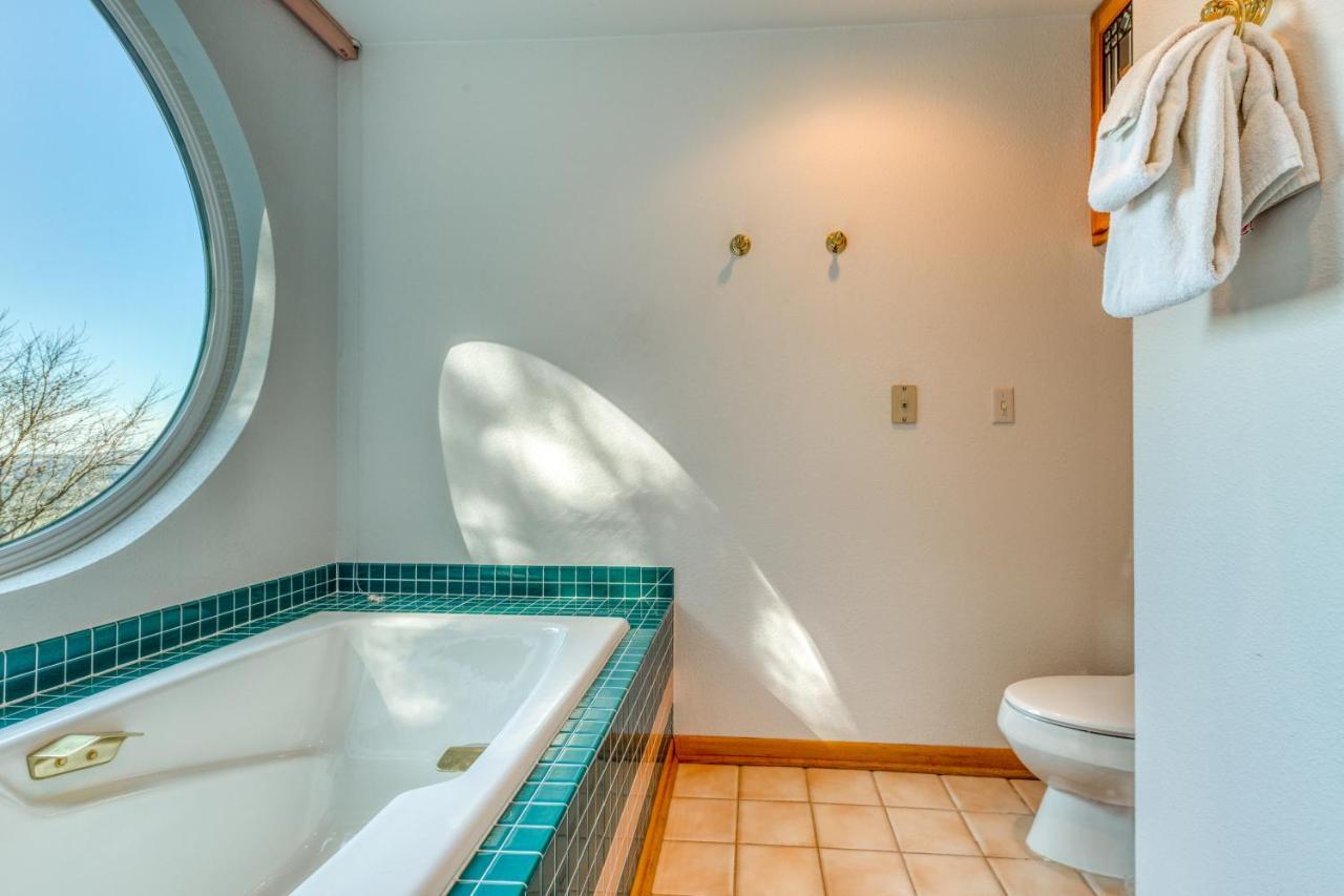 Forest Ridge Retreat Coos Bay Buitenkant foto