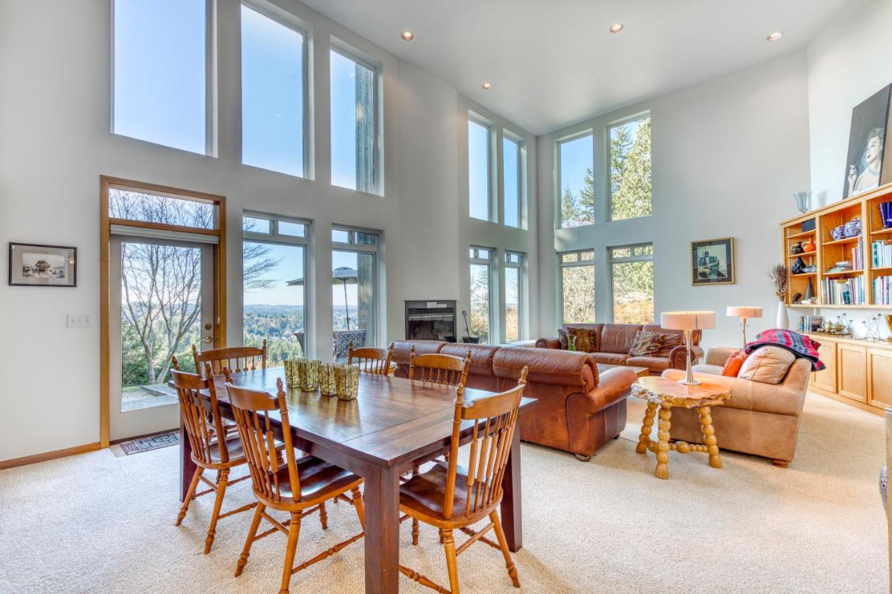 Forest Ridge Retreat Coos Bay Buitenkant foto