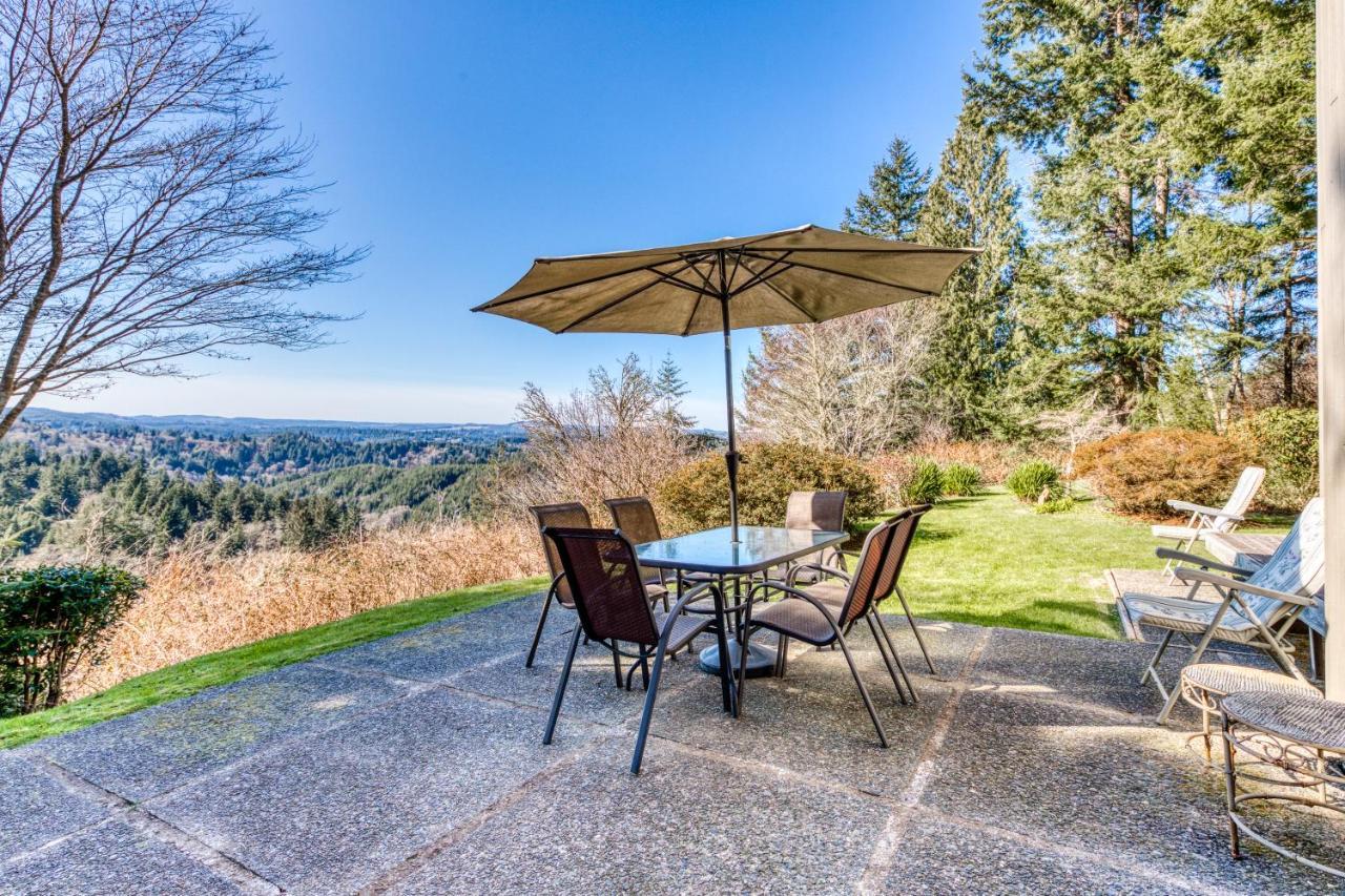Forest Ridge Retreat Coos Bay Buitenkant foto