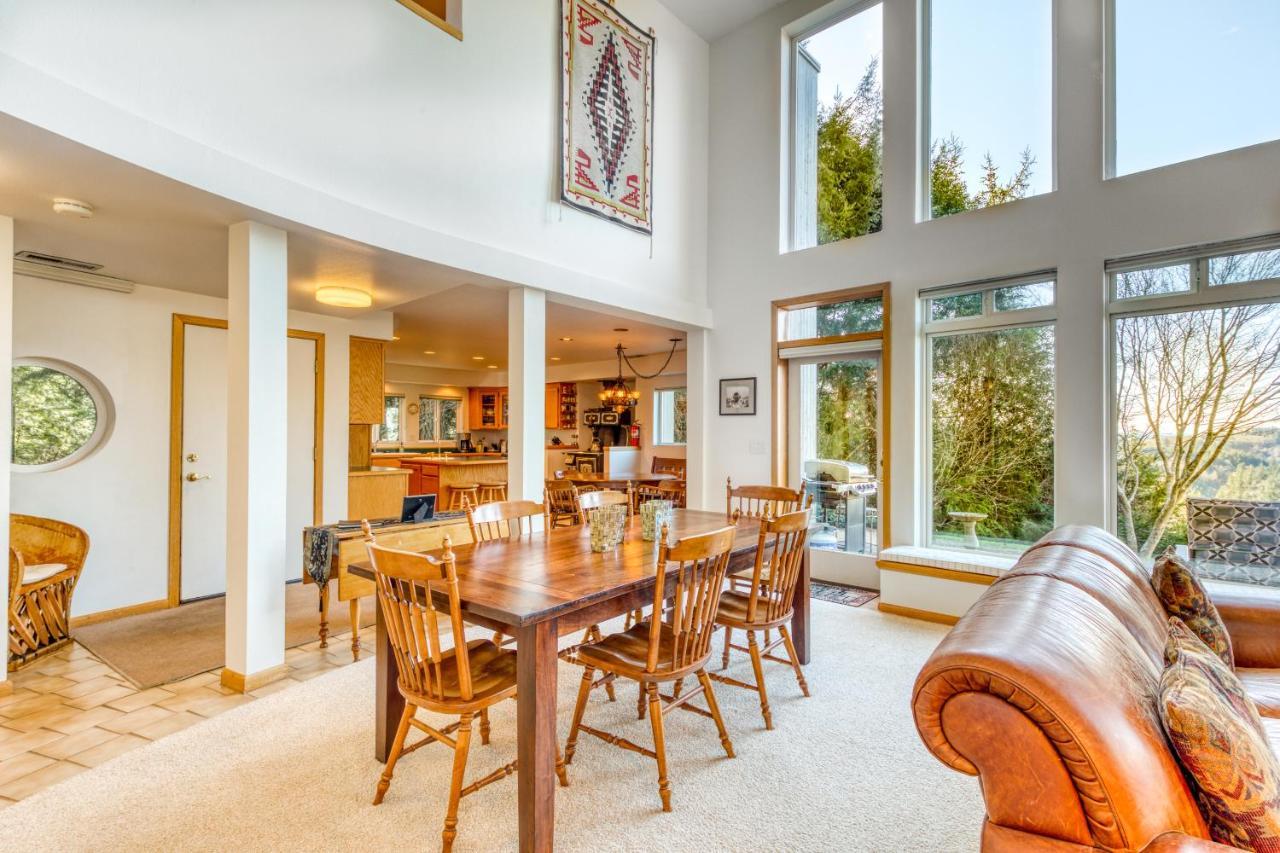 Forest Ridge Retreat Coos Bay Buitenkant foto
