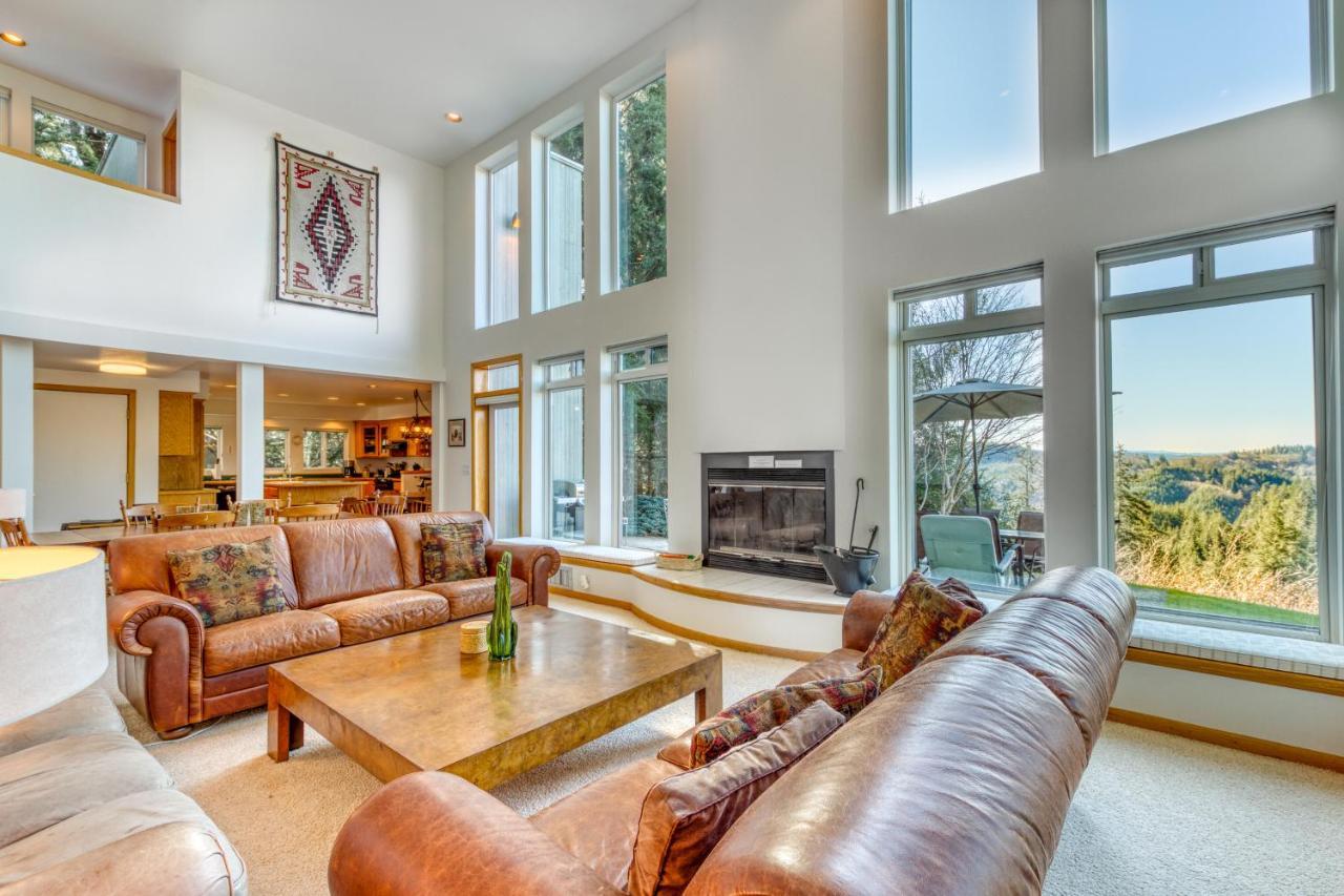 Forest Ridge Retreat Coos Bay Buitenkant foto